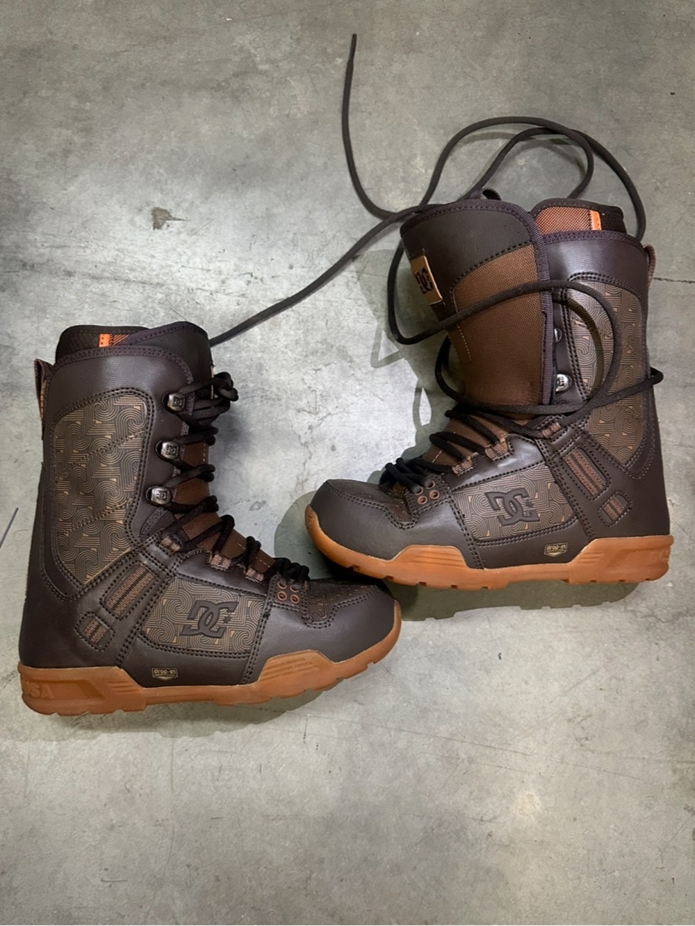 DC Men's Snowboard “the park boot “Brown and Tan